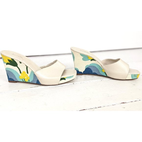 Psychedelic white/blue op art floral canvas and leather open toe platform mules - Picture 2 of 10